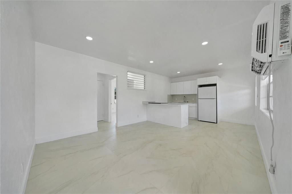 323 Elm Street, Unit 7, Hollywood, FL 33019 Photo