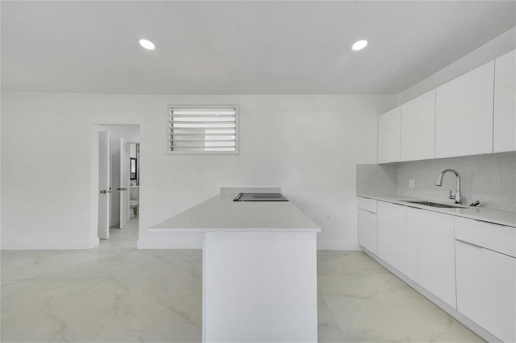 323 Elm Street, Unit 7, Hollywood, FL 33019 Photo