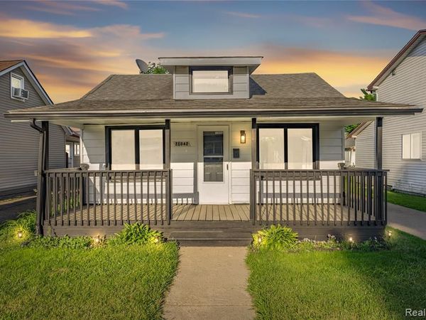 28042 Maple Street, Roseville, MI 48066