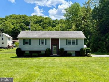703 SPRING STREET , SAXTON, PA 16678