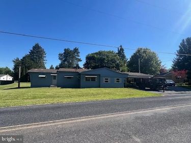 300 SAND BANK ROAD, MOUNT HOLLY SPRINGS, PA 17065