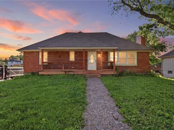 3404 S Grand Avenue, Independence, MO 64055