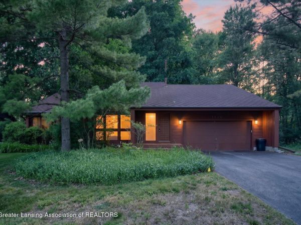 1170 Teakwood Circle, Haslett, MI 48840