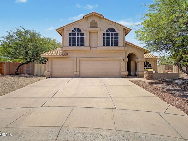 1311 E GRANDVIEW Road, Phoenix, AZ 85022