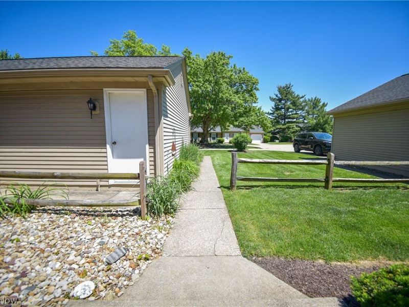 1022 S Court Street , Medina, OH 44256 Photo 3