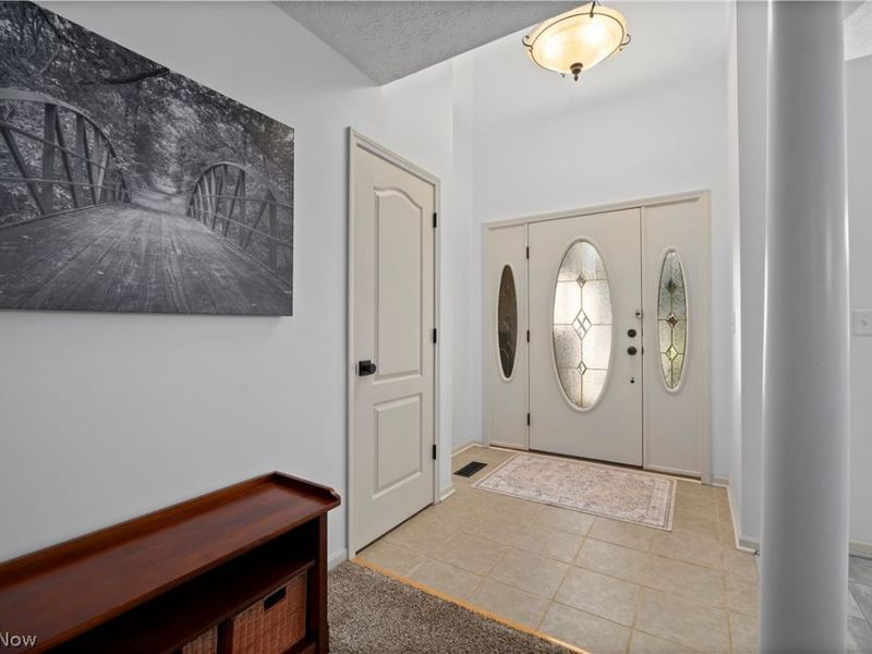 22669 Melissa Lane , Strongsville, OH 44149 Photo 3