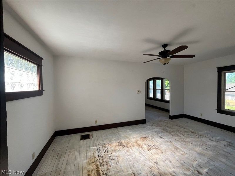 363 Spring Street , Struthers, OH 44471 Photo 12