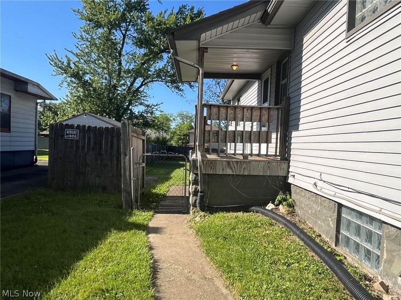 363 Spring Street , Struthers, OH 44471 Photo 2