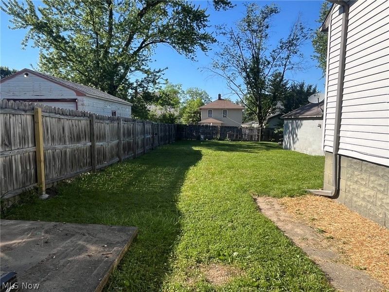 363 Spring Street , Struthers, OH 44471 Photo 3