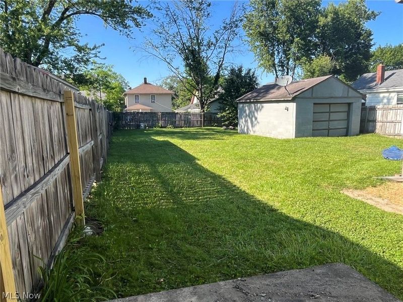 363 Spring Street , Struthers, OH 44471 Photo 4