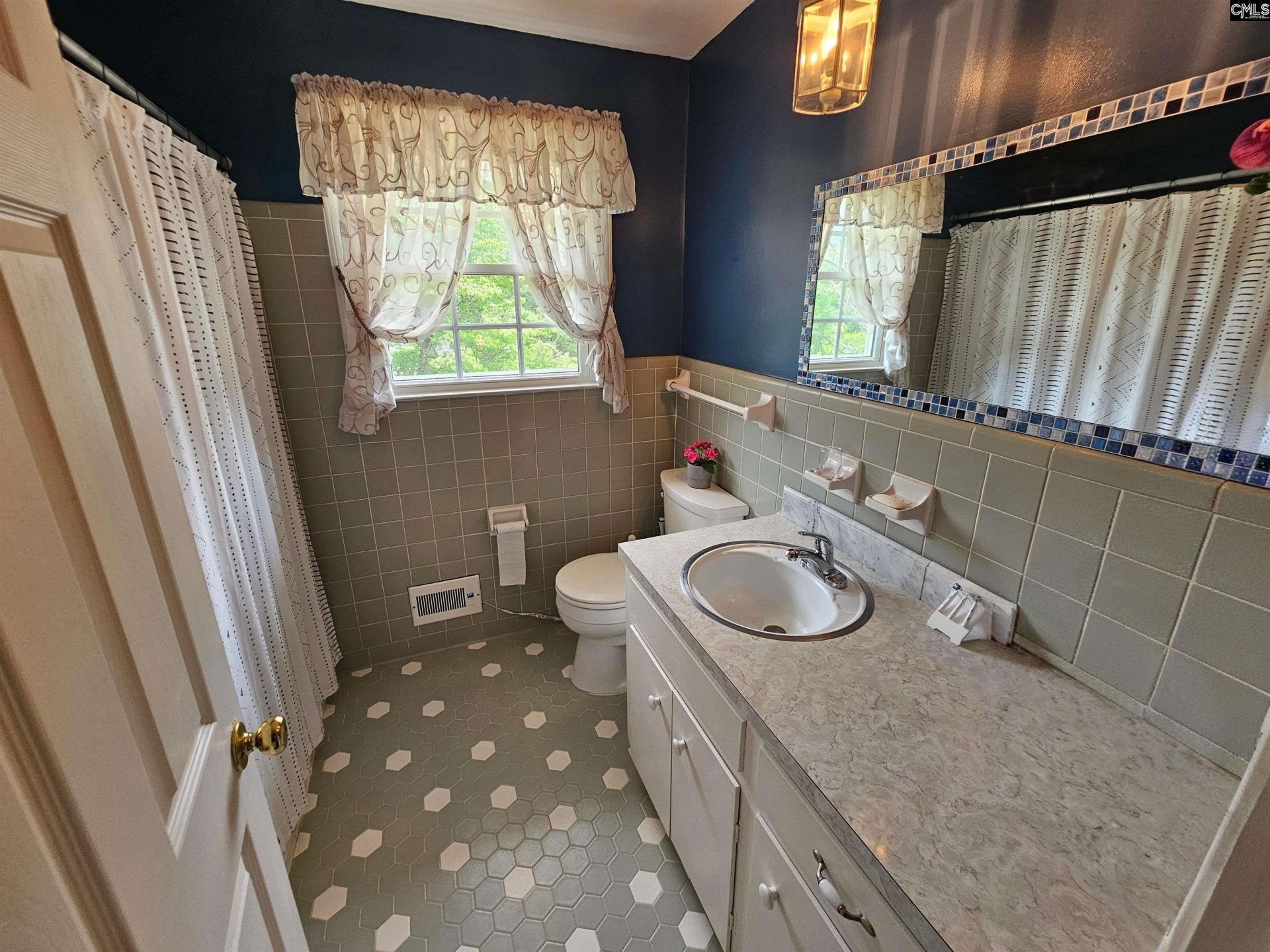625 Challedon Drive  Photo 19