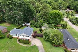 625 Challedon Drive  photo 4