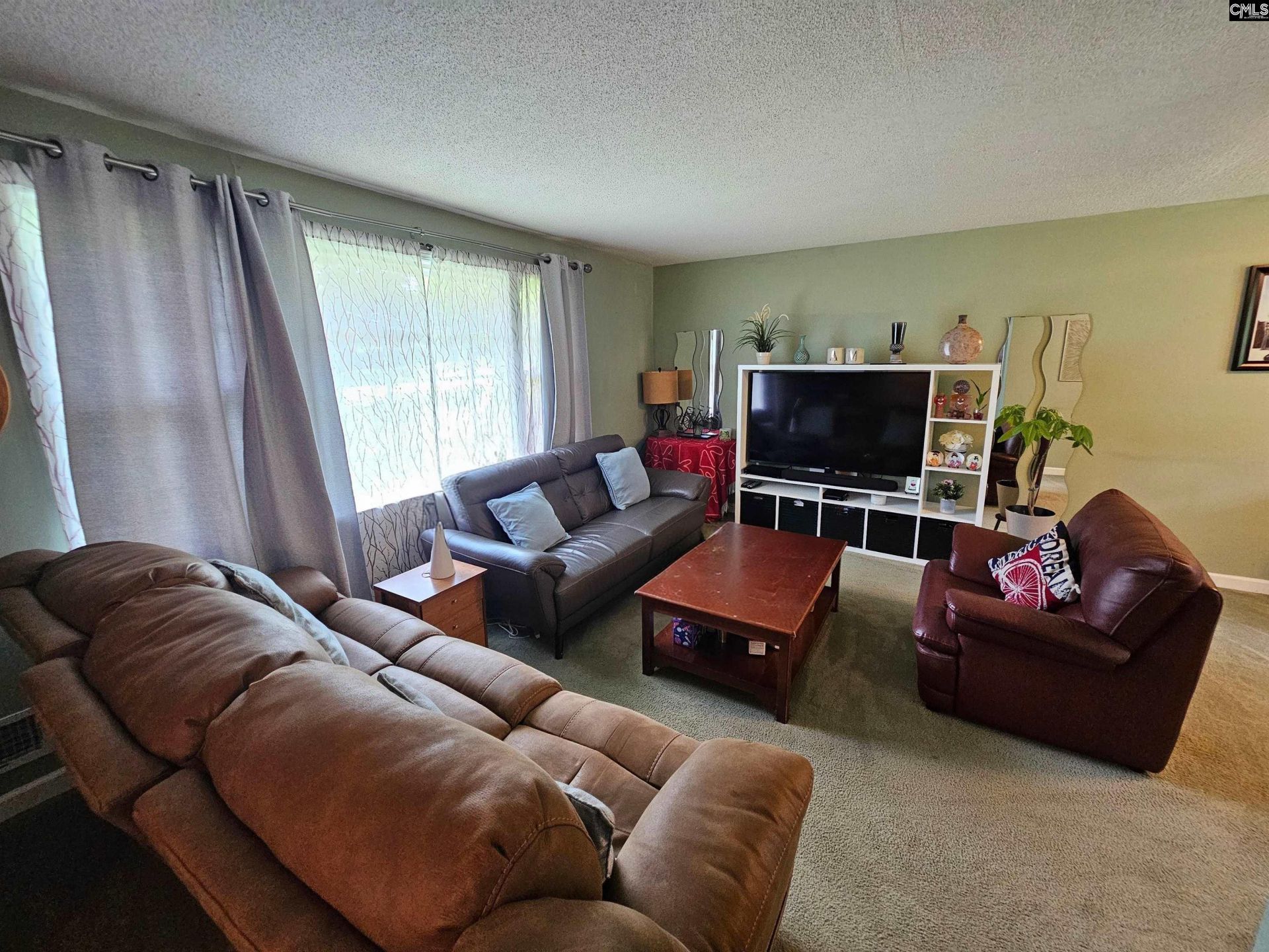 625 Challedon Drive  Photo 4