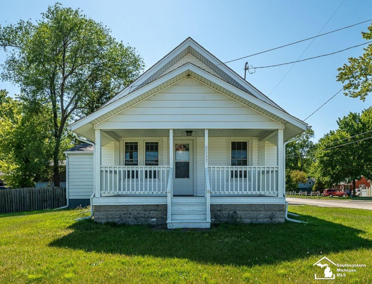 8237 Lewis Avenue, Temperance, MI 48182 Main Photo