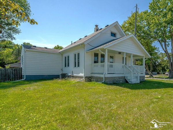 8237 Lewis Avenue, Temperance, MI 48182