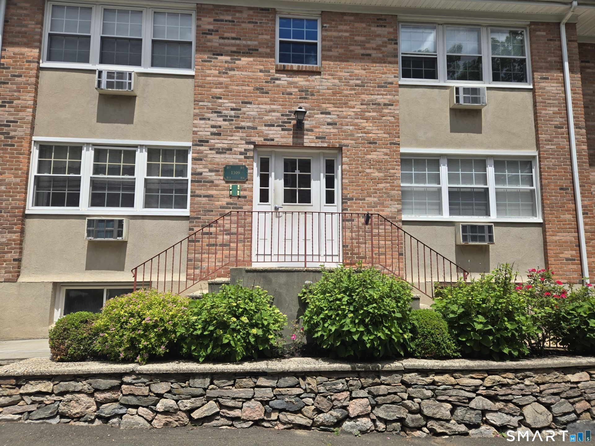 1307 Hope, Unit B4, Stamford, CT 06907 Main Photo