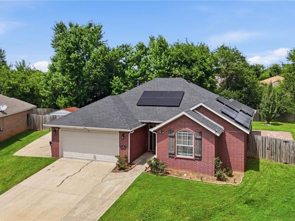 2901 S E Street, Rogers, AR 72758