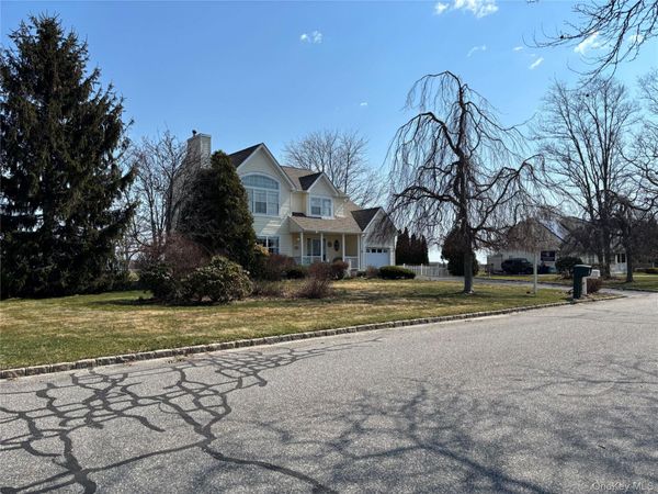 125 Northgate Circle , Baiting Hollow, NY 11933