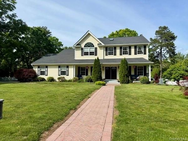 9 Ridgefield Drive , Shoreham, NY 11786