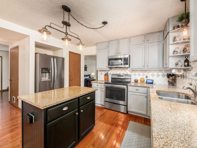 690 Quail Hollow Drive S, Marysville, OH 43040 Photo 13