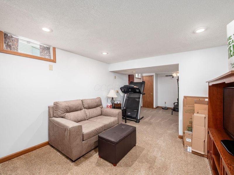 690 Quail Hollow Drive S, Marysville, OH 43040 Photo 35