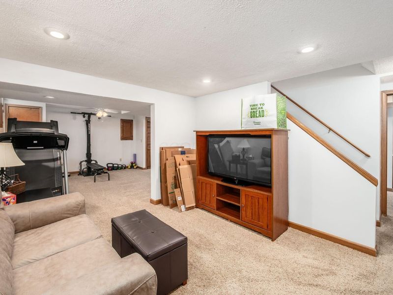 690 Quail Hollow Drive S, Marysville, OH 43040 Photo 36
