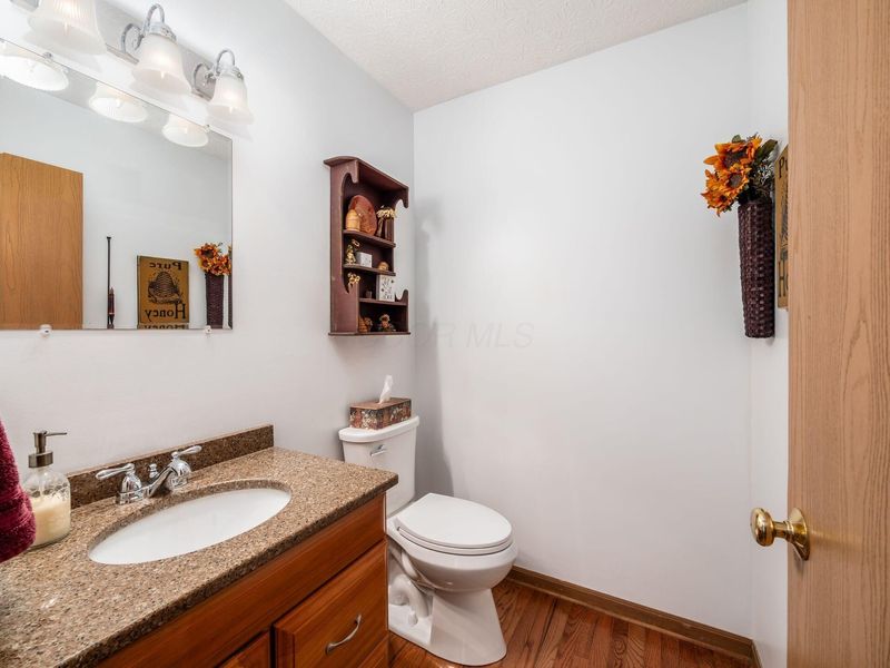 690 Quail Hollow Drive S, Marysville, OH 43040 Photo 6
