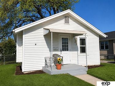 6254 S 36th Avenue, Omaha, NE 68107