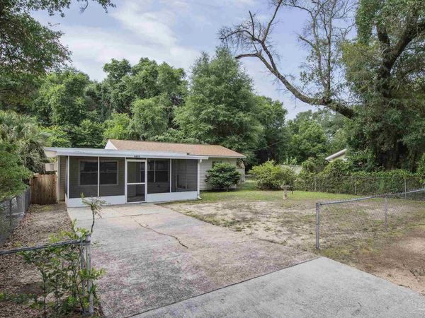 6659 Sanders St, Milton, FL 32570
