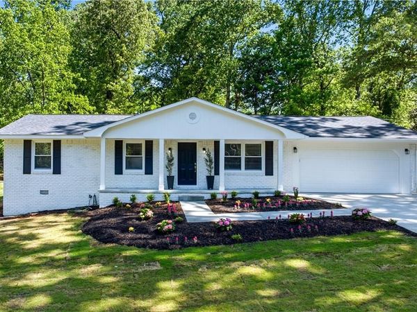 46 Hunting Creek Drive , Marietta, GA 30068
