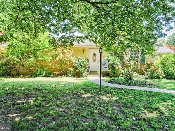 113 S ORANGE STREET, CARLISLE, PA 17013