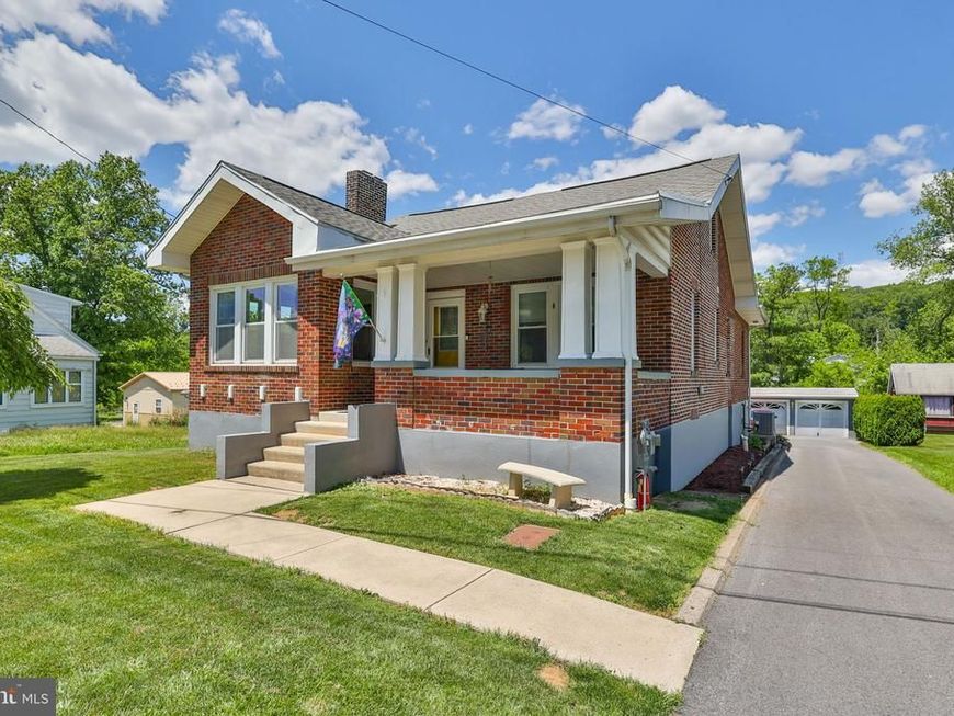 1635 E Emmaus Avenue, Allentown, PA 18103 Main Photo