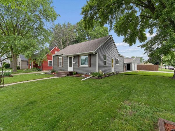 962 15th PL NE, Mason City, IA 50401