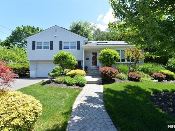 14-29 Lucena Drive, FAIRLAWN, NJ 07410
