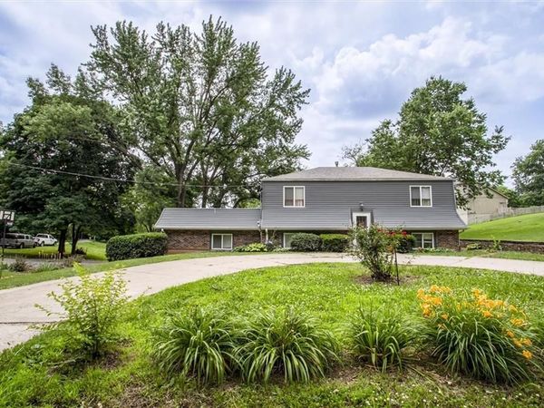 9251 Liggett Road, Kansas City, KS 66109