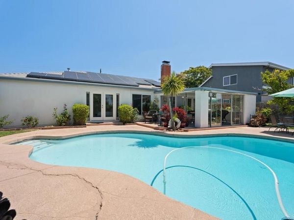 6989 Tuckaway St , San Diego, CA 92119