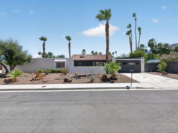 1055 E Louise Drive , Palm Springs, CA 92262