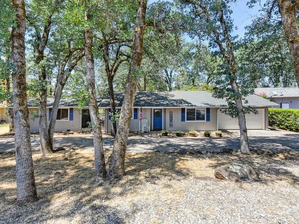 12741 Torrey Pines Dr, Auburn, CA 95602