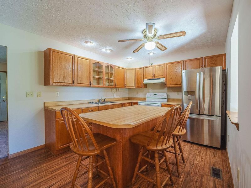 219 Saint Anns Lane , Waverly, OH 45690 Photo 11