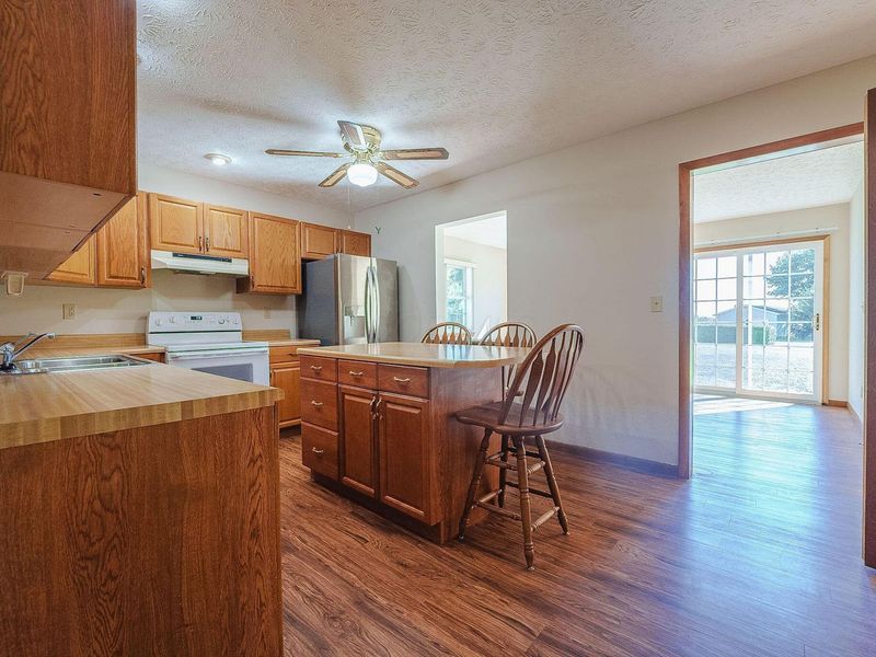 219 Saint Anns Lane , Waverly, OH 45690 Photo 12