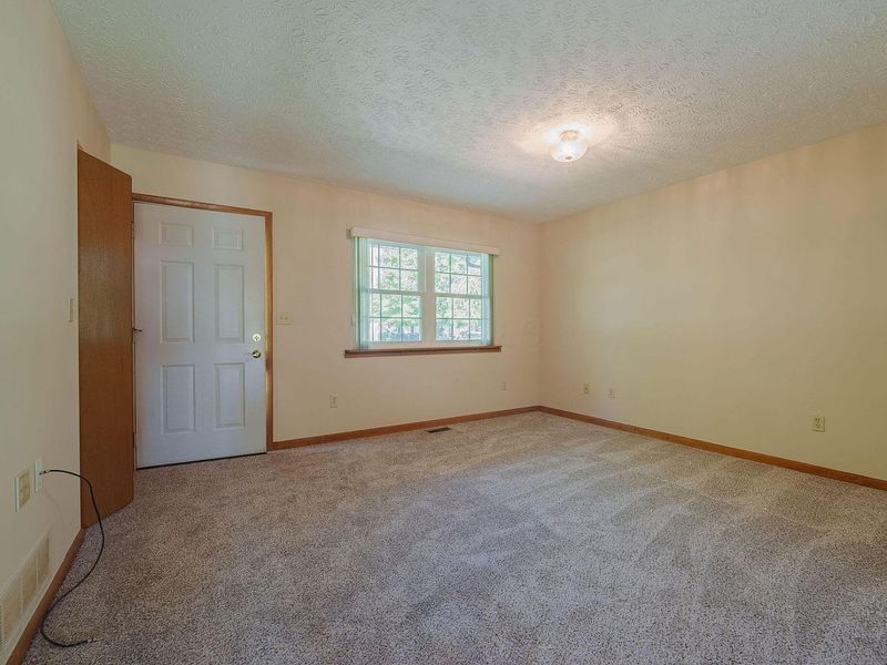 219 Saint Anns Lane , Waverly, OH 45690 Photo 20