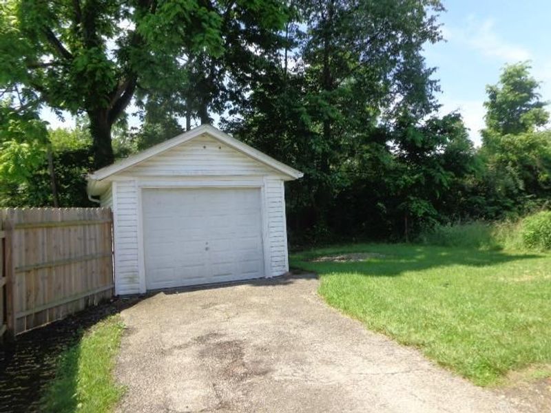 2632 W Riverview Avenue, Dayton, OH 45402 Photo 11