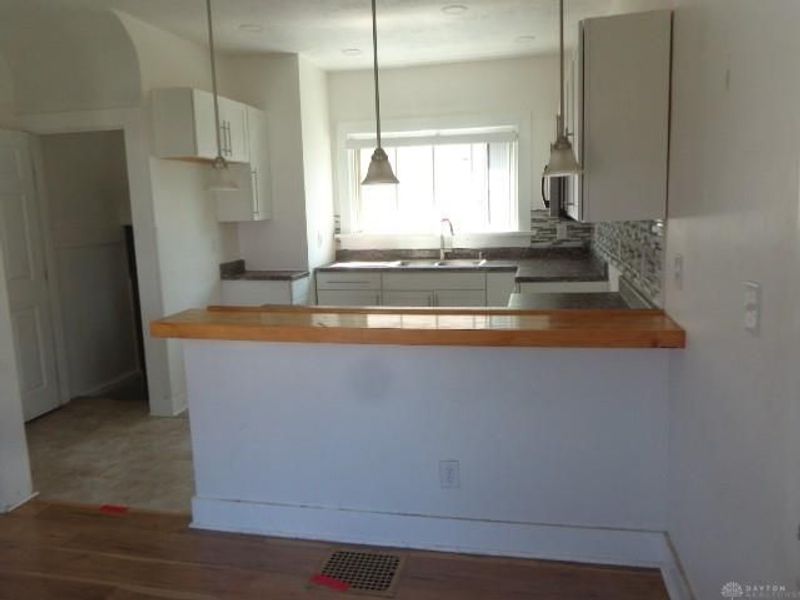 2632 W Riverview Avenue, Dayton, OH 45402 Photo 9