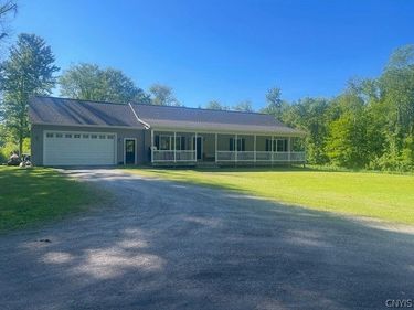 8 Brackett Road , Hannibal, NY 13074