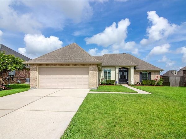 122 LAKE CAROLYN Drive, Luling, LA 70070