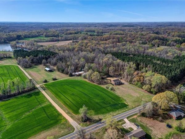 1836 Nc Highway 87 , Reidsville, NC 27320