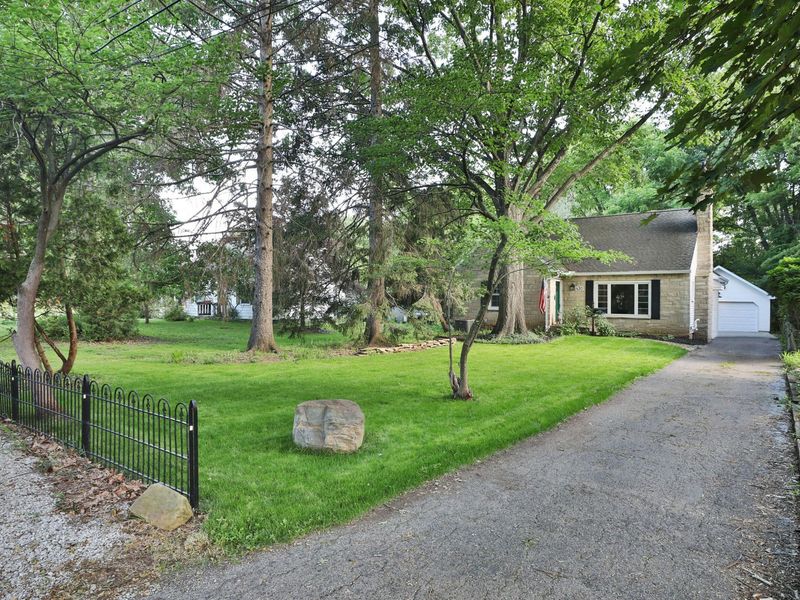 430 Canyon Drive N, Columbus, OH 43214 Photo 2