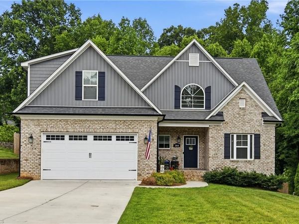 164 Pipers Ridge East , Winston-Salem, NC 27127