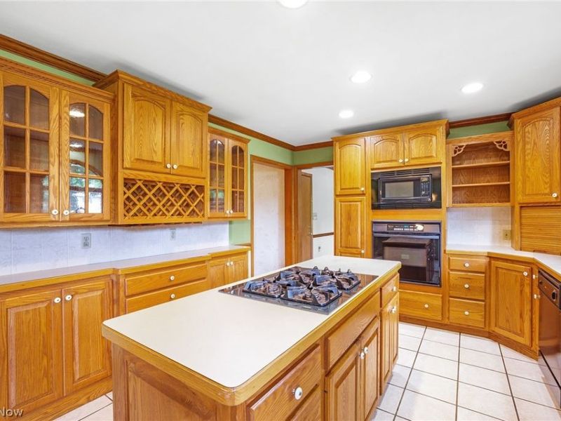 5715 Comanche Street NW, North Canton, OH 44720 Photo 11