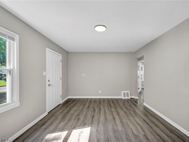 1291 Hardesty Boulevard , Akron, OH 44320 Photo 7